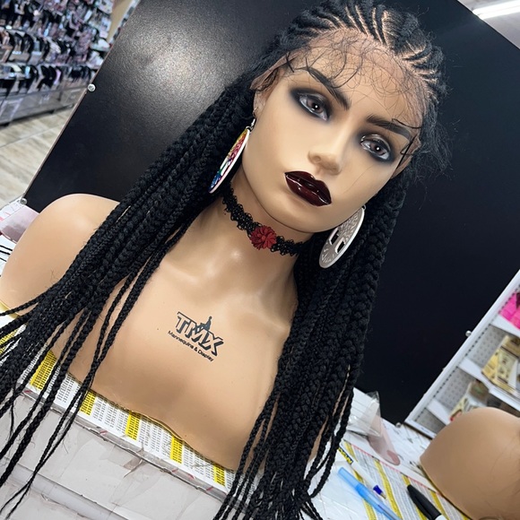 Beautiful braided lace front - Picture 1 of 4